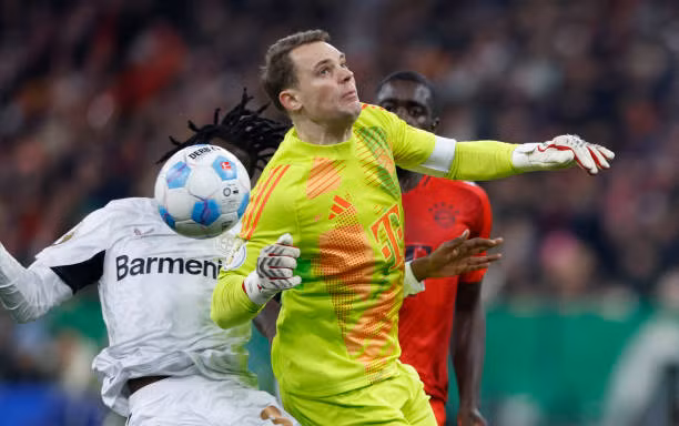 Neuer trả giá cực đắt vì pha xử lý ngạo mạn