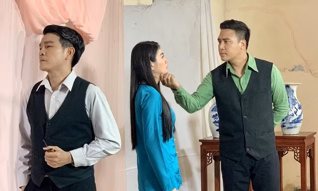 Diễn viên Thanh Duy: 'Đóng phim với vợ còn áp lực hơn cảnh hôn với bạn diễn nữ'