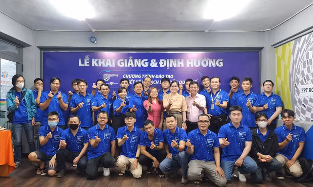 Khởi nguyên tương lai: FPT Jetking khai giảng lớp đầu tiên ngành Thiết kế vi mạch bán dẫn quốc tế