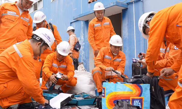 Tập trung nguồn lực và ứng dụng công nghệ đảm bảo cung cấp điện an toàn, liên tục tại TPHCM