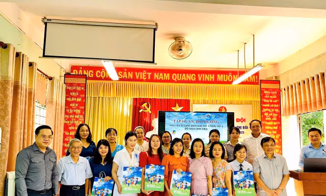 Sách Cánh Diều tri ân thầy cô