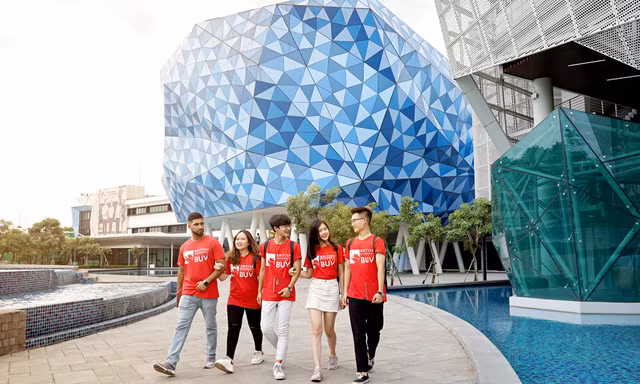 BUV khẳng định vị thế 'đại học xanh' trong phát triển bền vững