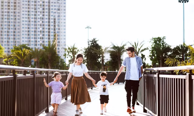 Tiết kiệm để mua nhà hay thoải mái chi tiêu tận hưởng cuộc sống?