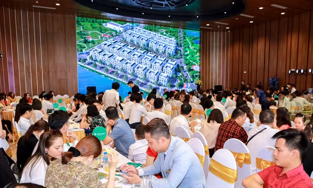 Giá BĐS không có dấu hiệu giảm, các dự án vẫn thu hút đông đảo khách hàng quan tâm