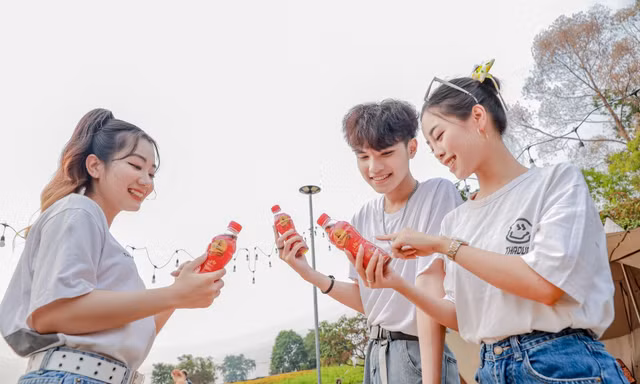 Người trẻ thanh lọc cơ thể, khẳng định chất riêng 