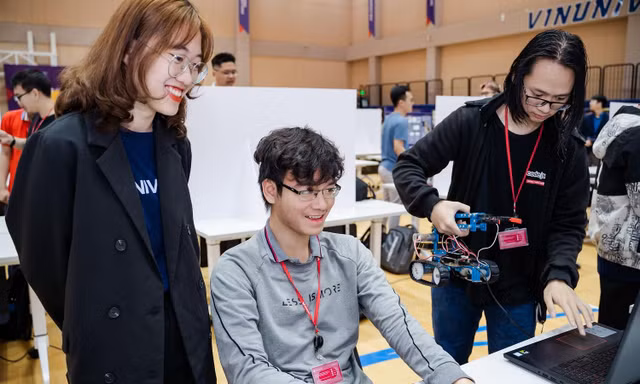 Đào tạo nhân tài thực chiến - trường đời ngay trong trường học