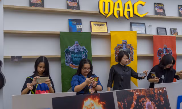 Học sinh thích thú khi được trải nghiệm tại chương trình MAAC Open day 2020