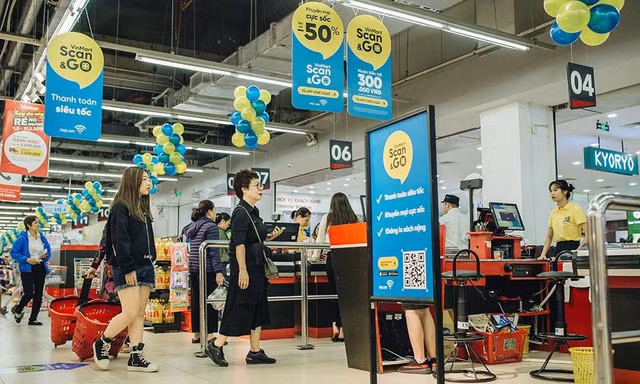 Quầy thanh toán bằng Scan&Go dành riêng cho khách hàng sử dụng ứng dụng này khi thanh toán tại siêu thị