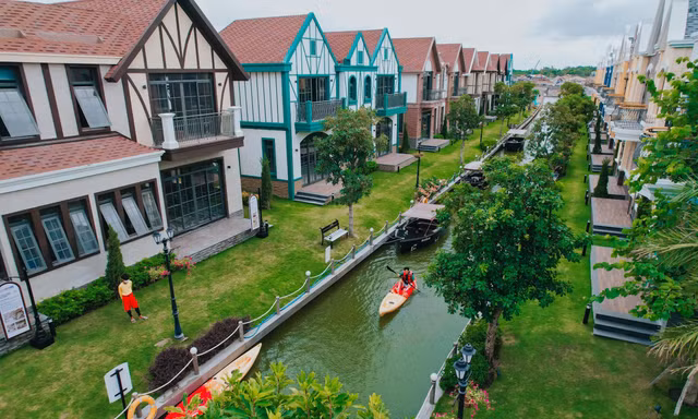 Lý Thành Cơ, Tô Đi Đâu, Minh Trang cùng loạt sao Việt thích thú NovaWorld Ho Tram
