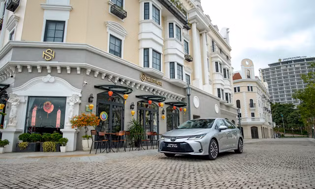 Phiên bản nâng cấp Corolla Altis chính thức ra mắt thị trường