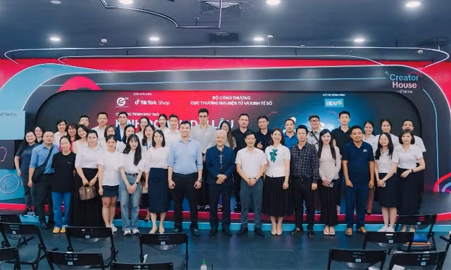 Đòn bẩy tài chính giúp nhà bán hàng bứt phá trên sàn thương mại điện tử