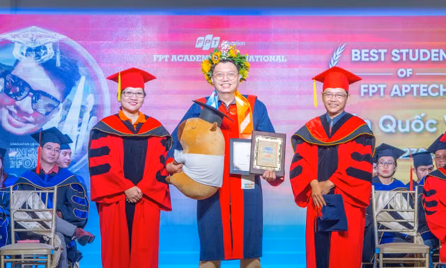Hai lập trình viên “tay ngang” trở thành thủ khoa FPT Aptech