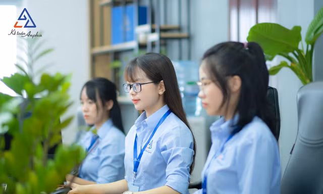 Xuất khẩu khởi sắc, thặng dư thương mại đạt trên 20 tỷ USD - Cùng Kế toán Anpha tìm hiểu