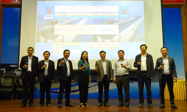 Ban lãnh đạo Công ty, CĐCS chúc mừng khối Sản xuất “về đích sớm” chỉ tiêu sản lượng