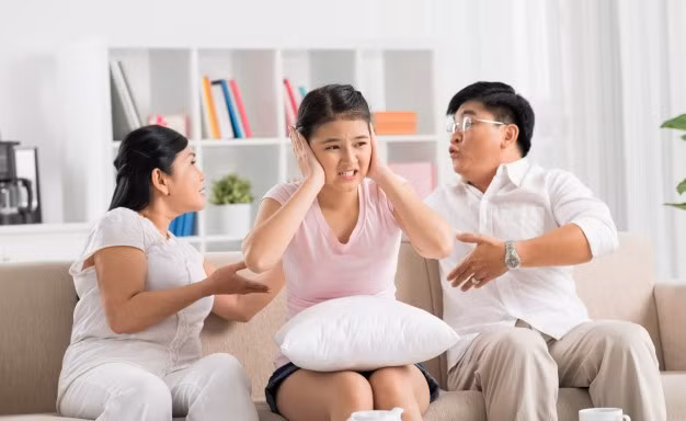 Mâu thuẫn gia đình thời “Cô Vy”: tưởng không nhiều mà nhiều không tưởng