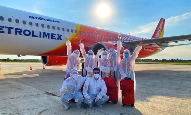 Những người hùng thầm lặng của các chuyến bay hồi hương