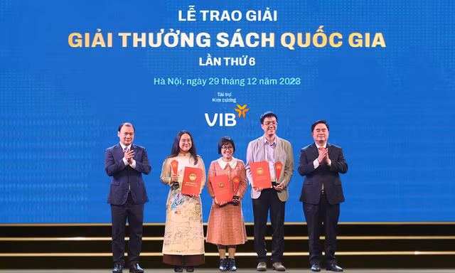 VIB đồng hành Giải thưởng Sách Quốc Gia, đóng góp tích cực vào các hoạt động tôn vinh tri thức và văn hóa Việt Nam 
