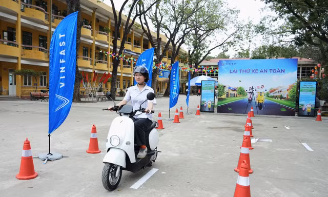 Xe máy điện VinFast Motio - Mẹ chọn, con vui, cả nhà tâm đắc