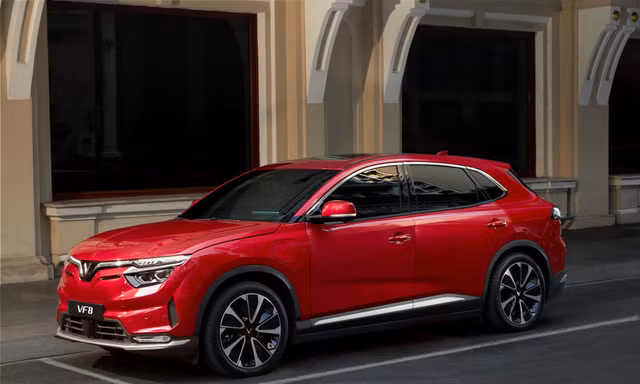 Chuyển sang VF 8, chủ xe sướng vì vượt cao tốc nhẹ như bay, tiết kiệm tới 6 triệu đồng mỗi tháng