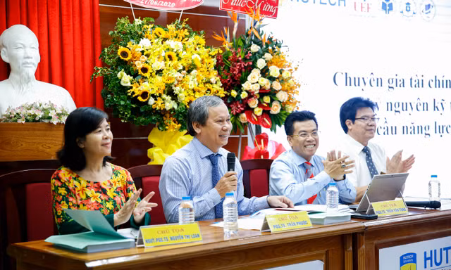 Đoàn Chủ tọa của Hội thảo gồm các nhà khoa học hàng đầu của các trường đại học có thế mạnh về nhóm ngành kinh tế - tài chính