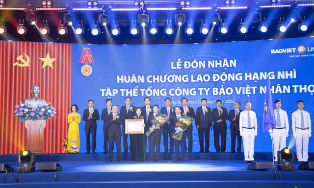 Bảo Việt nhân thọ tiếp tục dẫn đầu top 10 'Công ty bảo hiểm nhân thọ uy tín 2022'