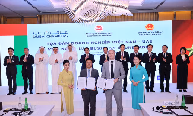 Vietnam Airlines 'bắt tay' với hai hãng hàng không hàng đầu thế giới tại Các Tiểu vương quốc Ả Rập Thống nhất (UAE)