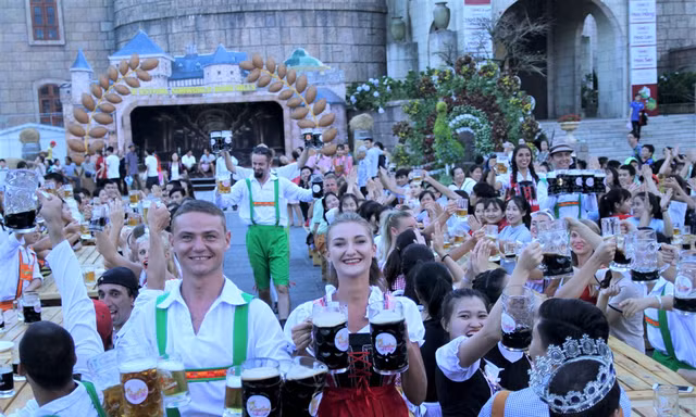 Chẳng cần đi đâu xa, du lịch thế giới ngay tại Sun World Ba Na Hills