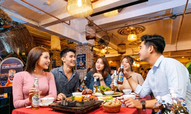 Sau vài tuần giảm giãn cách, các hàng quán đã “hồi sinh” như thế nào?