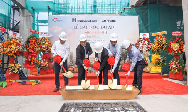 Cất nóc dự án căn hộ hạng sang The Marq tại quận 1