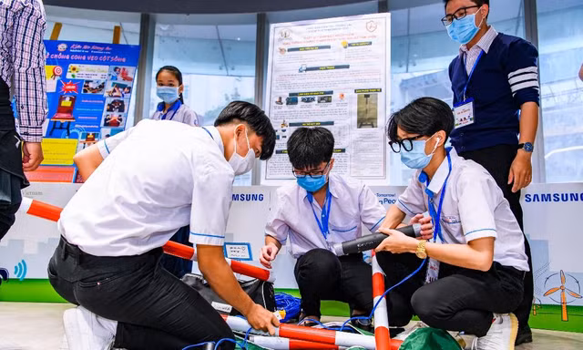 Lý do khiến các tài năng trẻ đổ bộ sân chơi 'Solve For Tomorrow'
