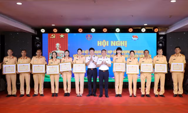 Tân cảng Sài Gòn và Cục Cảnh sát giao thông sơ kết 1 năm phối hợp