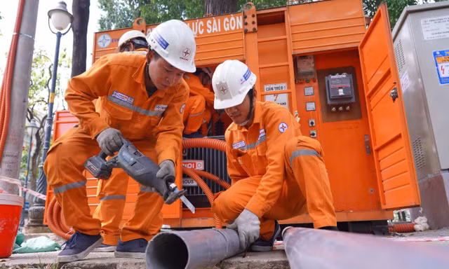 Đảm bảo cấp điện dịp lễ 30/4 tại TPHCM