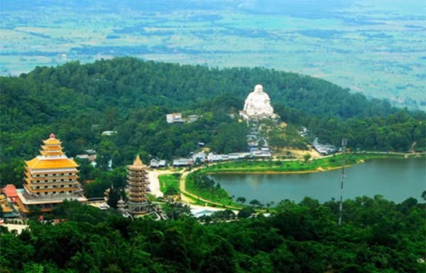 Du lịch núi Cấm cần những mùa thương nhớ