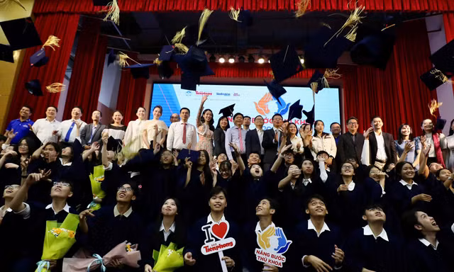Keppel viết tiếp ước mơ của sinh viên nghèo hiếu học tại Nâng Bước Thủ Khoa