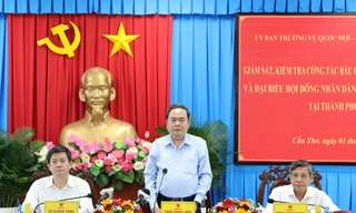 Chủ tịch Quốc hội kiểm tra công tác chuẩn bị bầu cử tại Cần Thơ