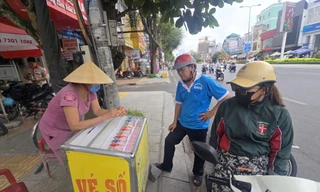 Tấp nập mua xổ số, cá lóc nướng chốt đơn qua livestream ngày Vía Thần tài 