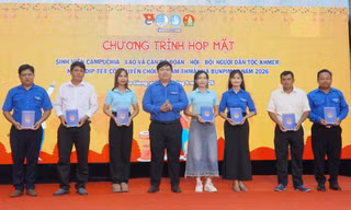 Họp mặt sinh viên quốc tế, vun đắp tình hữu nghị Việt Nam - Lào - Campuchia