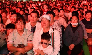 Biển người đón Giao thừa