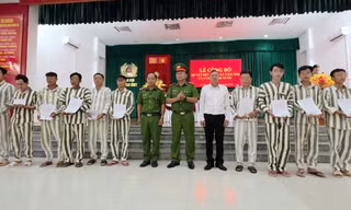 Trại giam Kênh 7 Bộ Công an trao quyết định đặc xá cho 108 phạm nhân 