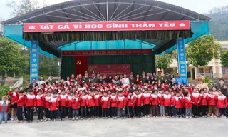 Tuổi trẻ công an An Giang mang 'tình nguyện mùa đông' đến biên giới Cao Bằng