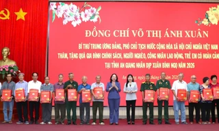 Phó Chủ tịch nước Võ Thị Ánh Xuân thăm, chúc Tết gia đình chính sách, người nghèo An Giang