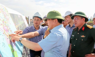 Bộ trưởng Xây dựng 'thúc' hai cao tốc qua Cần Thơ về đích đúng hạn