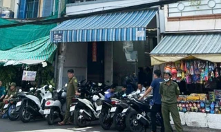 Hai vợ chồng tử vong trong phòng ngủ với nhiều vết đâm