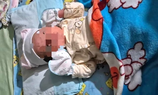 Bé trai một ngày tuổi bị bỏ rơi kèm thư tay nhờ nuôi giúp