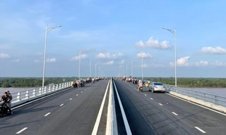 Tạm dừng cho xe lưu thông qua cầu Đại Ngãi 2