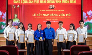 6 sinh viên được kết nạp Đảng đúng ngày sinh nhật Đoàn