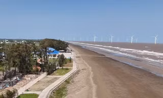 Hết cảnh nhếch nhác ở bãi biển Ba Động nổi tiếng