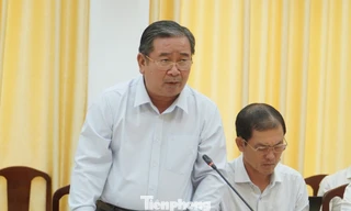 Hàng trăm cán bộ đưa về cấp xã, có xã nhận, có xã không