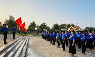 Chào cờ phải hát Quốc ca to, rõ lời