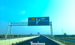 'Quên' làm đường gom cao tốc Mỹ Thuận - Cần Thơ?